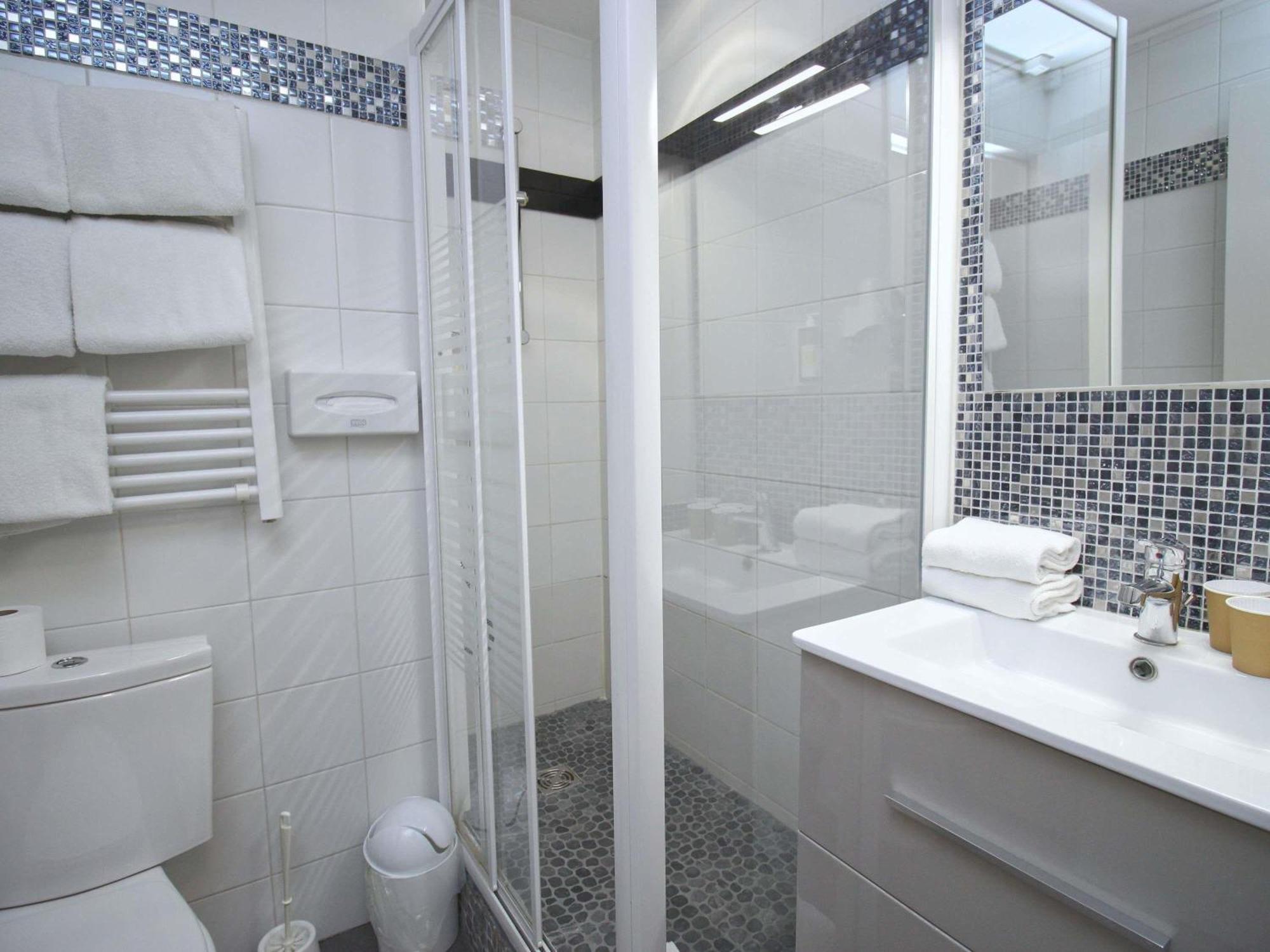 Greet Hotel Dijon Sud Longvic Екстериор снимка